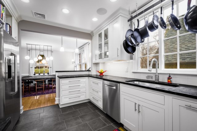 Bishop Cabinets - Traditional