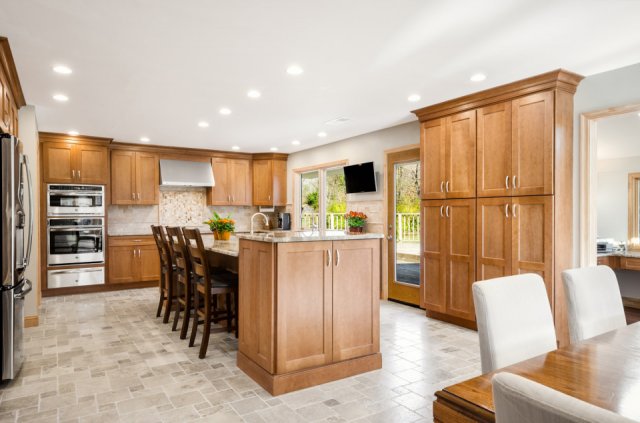 Bishop Cabinets - Traditional