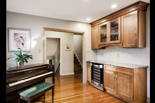 Bishop Cabinets - Traditional